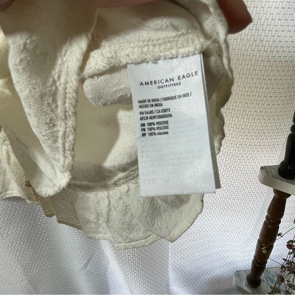 Ivory Crop Tank - Picture 4 of 4